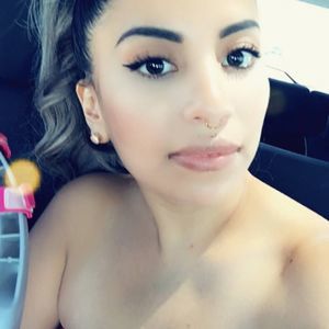 Meet your Posher, Nohemi